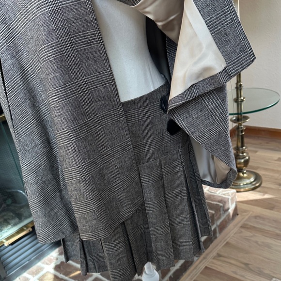 Alice + Olivia Gray Tan Plaid Cape Jacket SzM Leather Skirt Sz 6 Coordinated Set - Picture 9 of 13